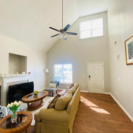 Spacious Room With Shared Bathroom Raleigh Esterno foto